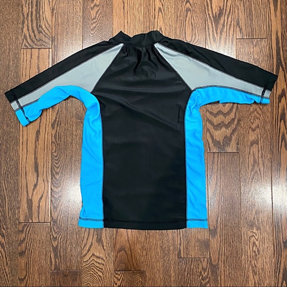 {Cherokee} Rashguard, M (8-10) - Picture 2 of 2